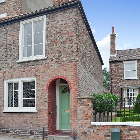 The Old Carriage House York Exterior photo