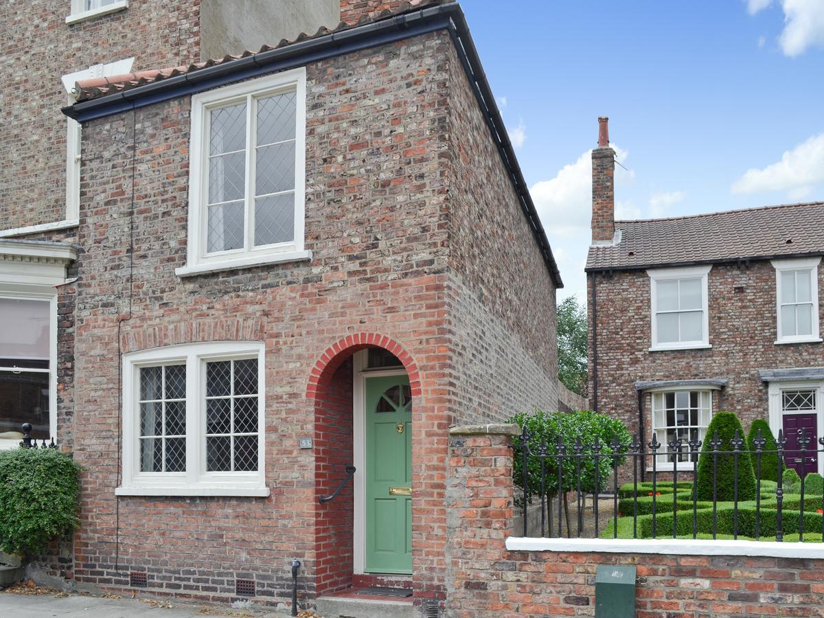 The Old Carriage House York Exterior photo